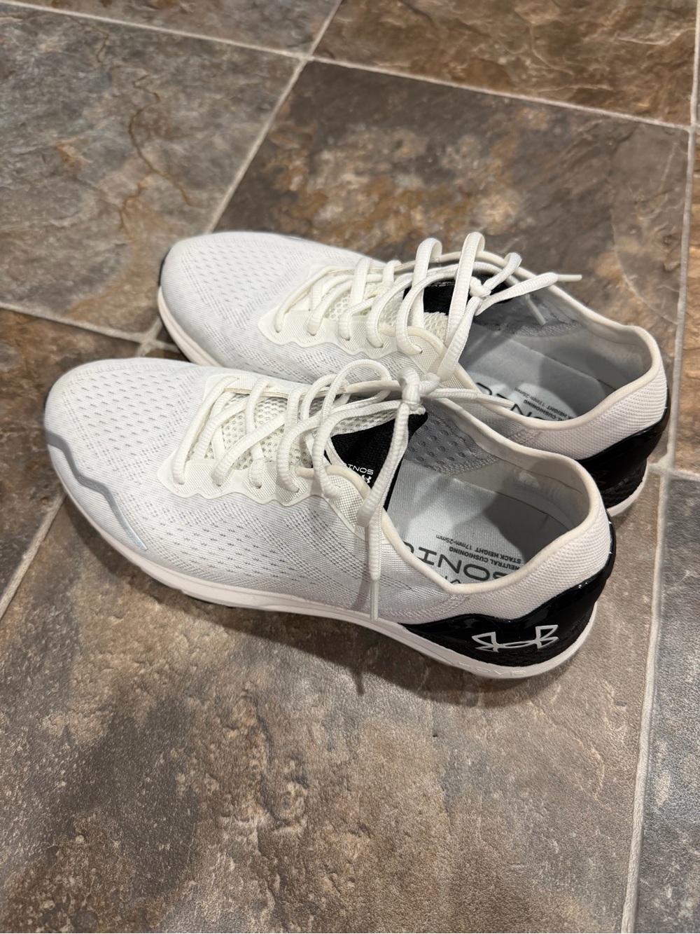 Under Armour Men’s HOVR Sonic 6 Shoe